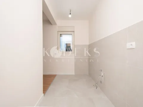 Rent, office space, 71m², Central Point, Podgorica - image 3