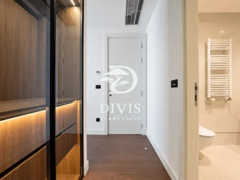 Rent, four bedroom apartment, 150m², Beograd Na Vodi, Beograd - image 13