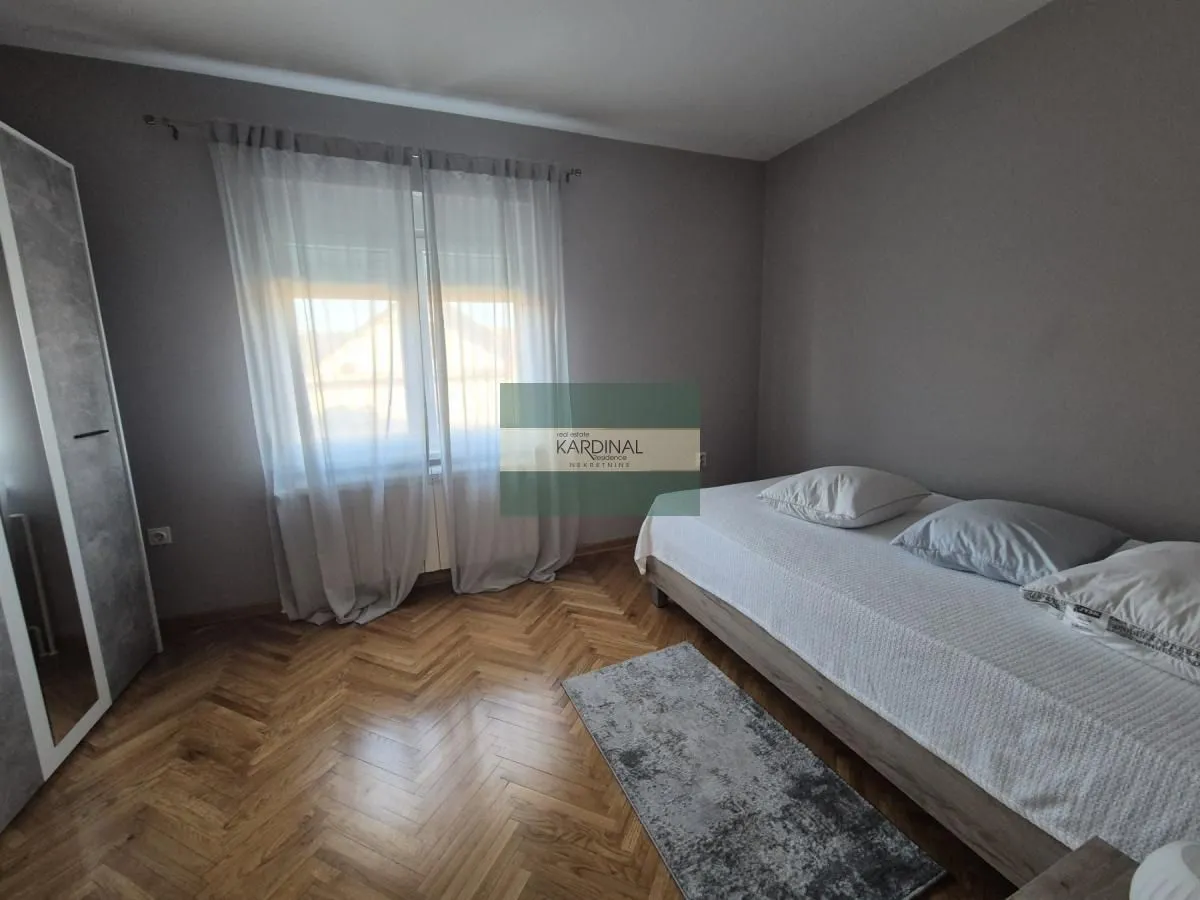 Prodaja, kuća, 379m², Trnava, Jagodina