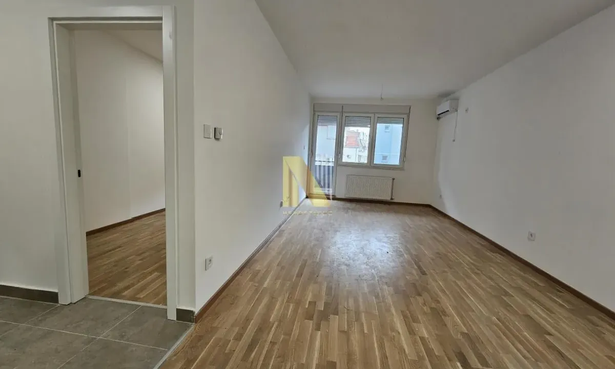 Izdavanje, četvorosoban stan, 94m², Avijatičarsko naselje, Novi Sad Sve Podlokacije