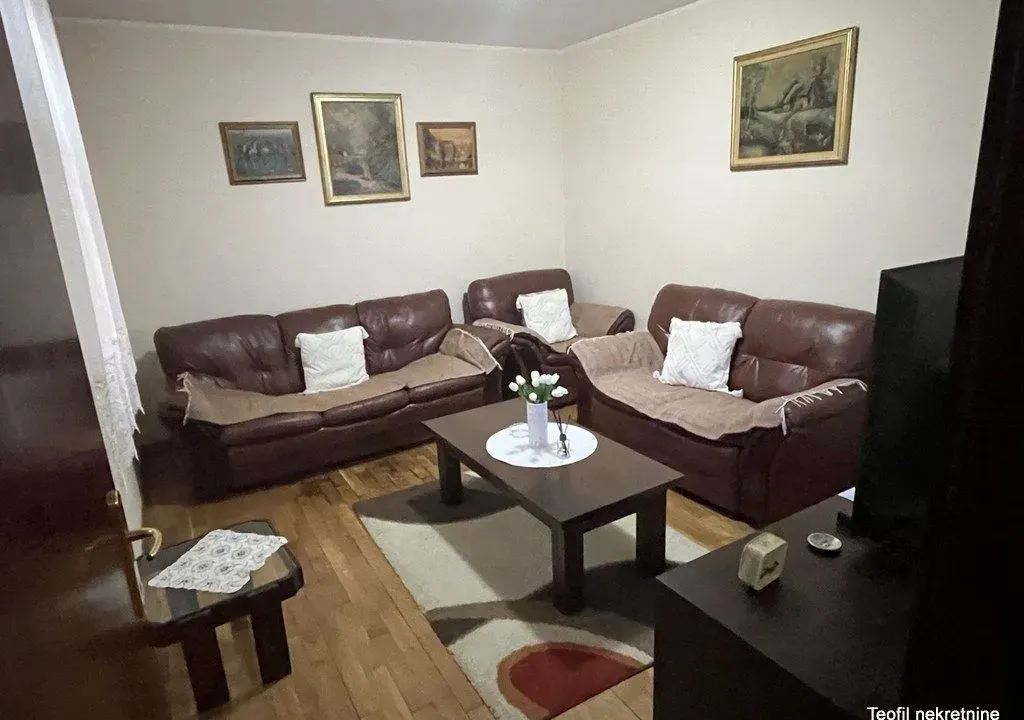 Izdavanje, trosoban stan, 71m², Surčin, Beograd