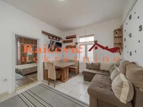 Izdavanje, dvosoban stan, 51m², Stari Grad, Beograd