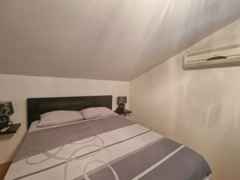 Rent, two bedroom apartment, 130m², Kotor, Crna Gora - image 13