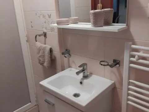 Rent, one bedroom apartment, 42m², Krivi Most, Podgorica - image 10