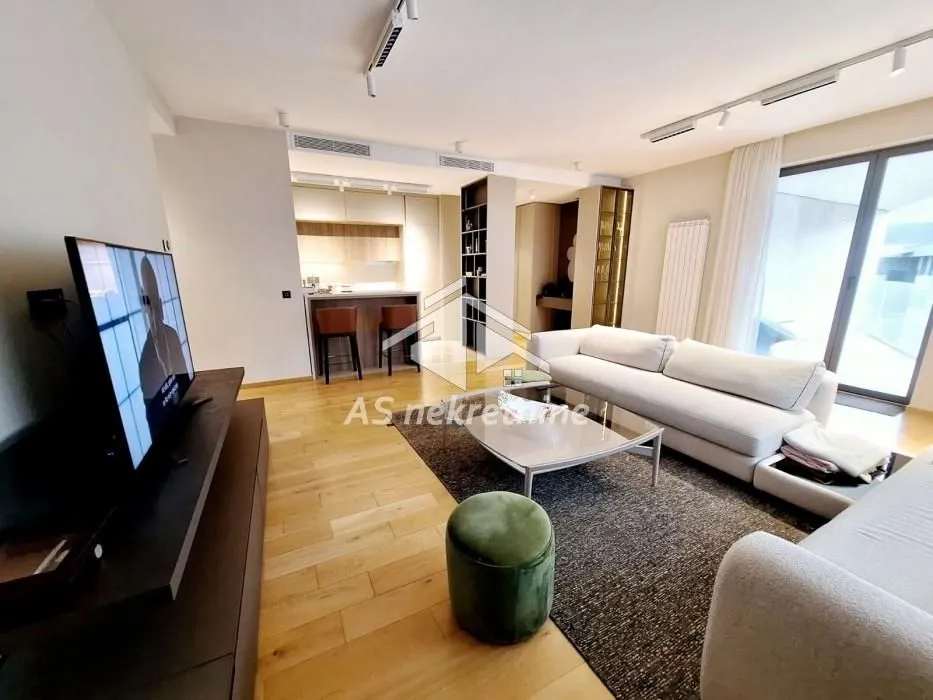Izdavanje, četvorosoban stan, 120m², Stari Grad, Beograd