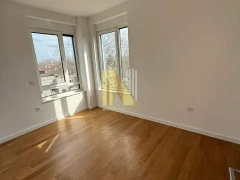 Prodaja, četvorosoban stan, 116m², Bulevar Evrope, Novi Sad Sve Podlokacije - image 8