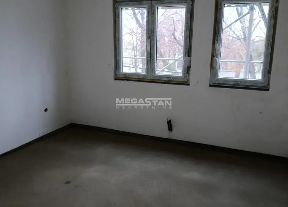 Sale, three bedroom apartment, 65m², Tesla, Pančevo