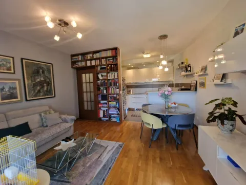 Prodaja, dvosoban stan, 75m², City Kvart, Podgorica - image 9