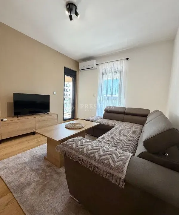 Izdavanje, jednosoban stan, 47m², City Kvart, Podgorica