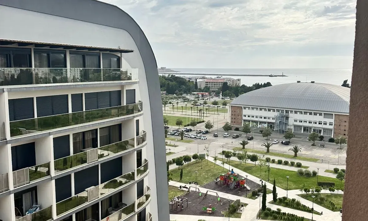 Prodaja, dvosoban stan, 78m², Centar, Bar