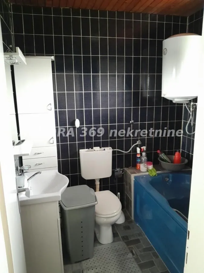 Prodaja, poslovni prostor, 383m², Čerević, Beočin