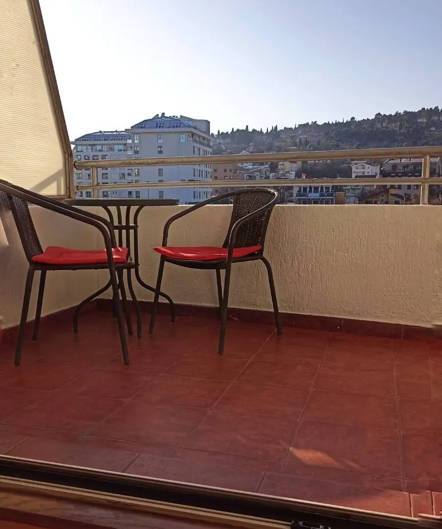 Izdavanje, kuća, 32m², Vezirov Most, Podgorica