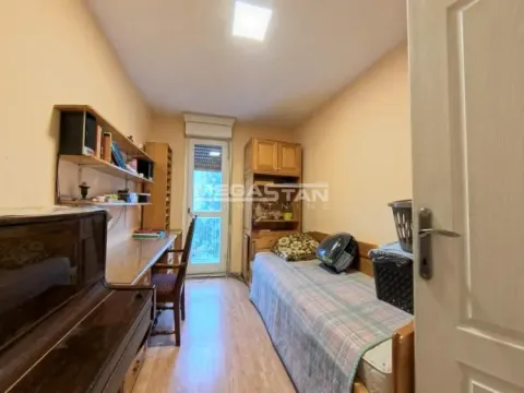 Prodaja, trosoban stan, 76m², Stari Grad, Beograd - image 5