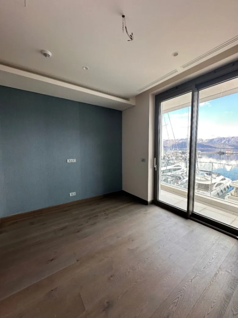 Prodaja, dvosoban stan, 137m², Herceg Novi, Crna Gora