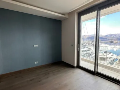 Prodaja, dvosoban stan, 137m², Herceg Novi, Crna Gora - image 10