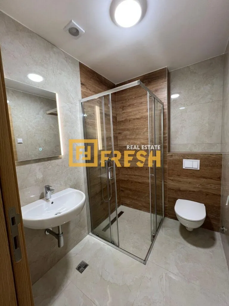 Izdavanje, dvosoban stan, 65m², Cetinje, Crna Gora
