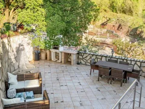 Izdavanje, kuća, 300m², Bečići, Budva - image 4