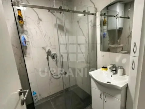 Izdavanje, garsonjera, 35m², Soho City, Bar - image 5