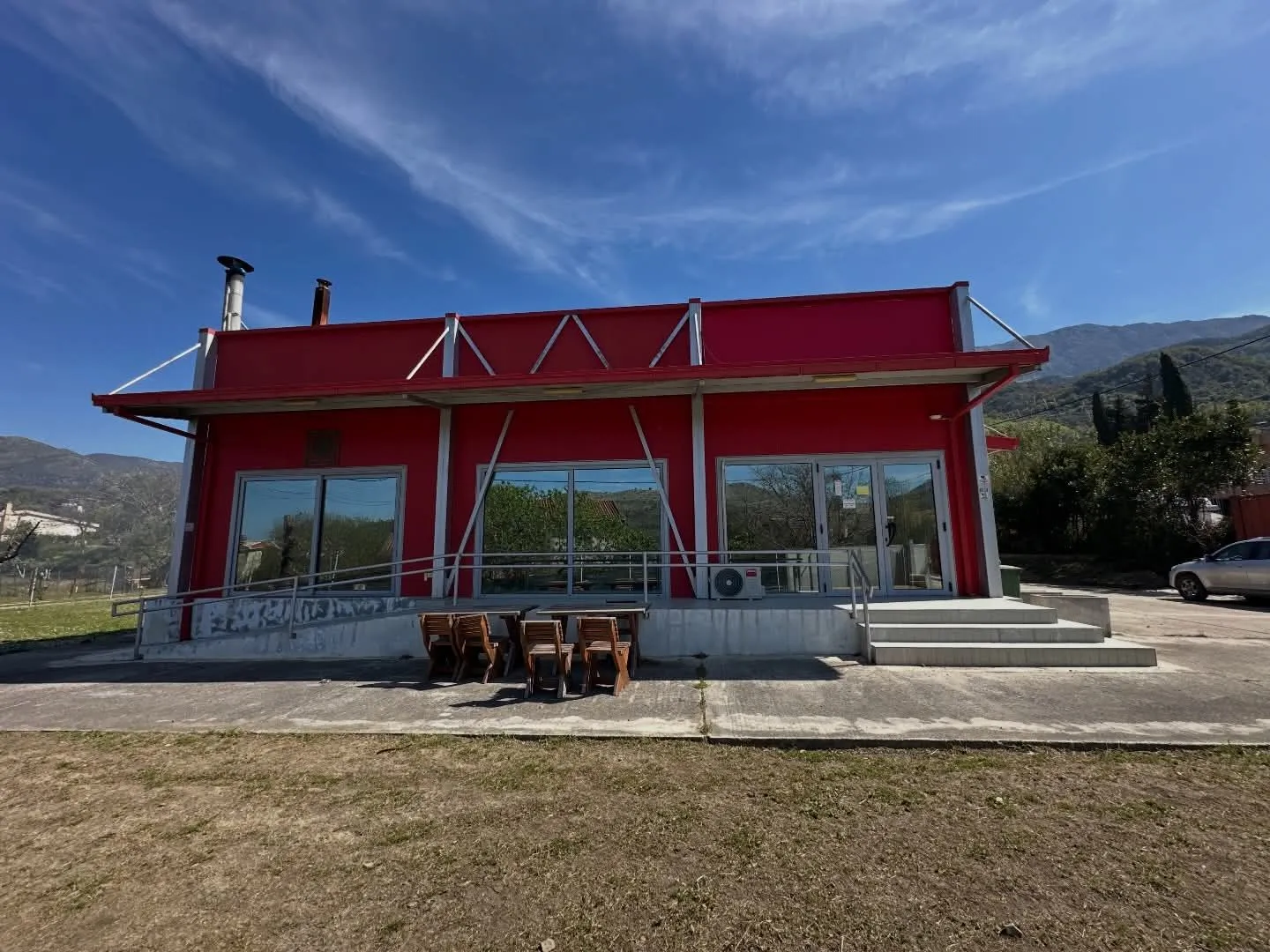 Rent, office space, 182m², Zaljevo, Bar