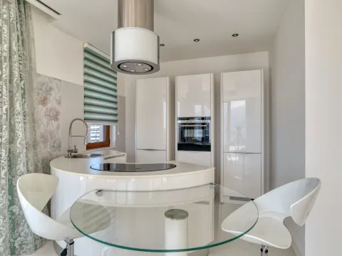 Sale, four bedroom apartment, 199m², Bečići, Budva - image 10