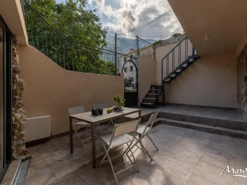 Sale, house, 110m², Kotor, Crna Gora - image 7