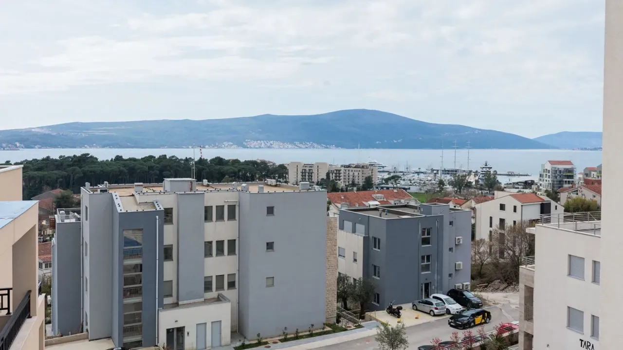 Prodaja, jednosoban stan, 45m², Centar, Tivat