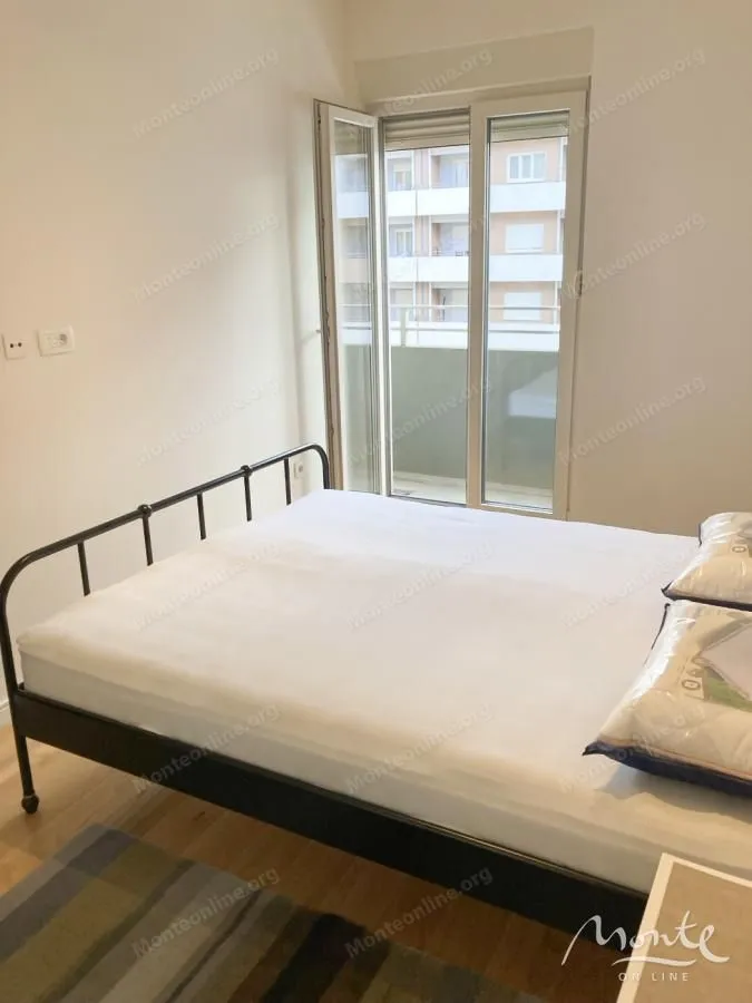 Prodaja, jednosoban stan, 40m², Central Point, Podgorica