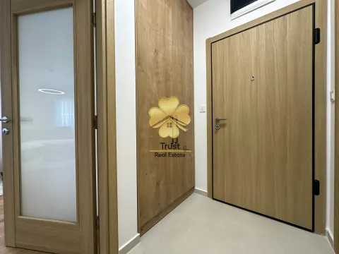 Izdavanje, dvosoban stan, 70m², City Kvart, Podgorica - image 8