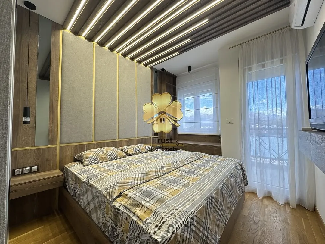 Izdavanje, dvosoban stan, 70m², City Kej, Podgorica