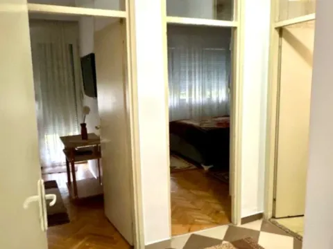 Izdavanje, dvosoban stan, 75m², Tuški Put, Podgorica - image 3