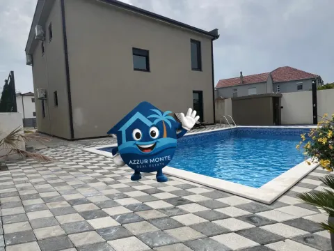 Rent, house, 220m², Polje, Bar - image 3