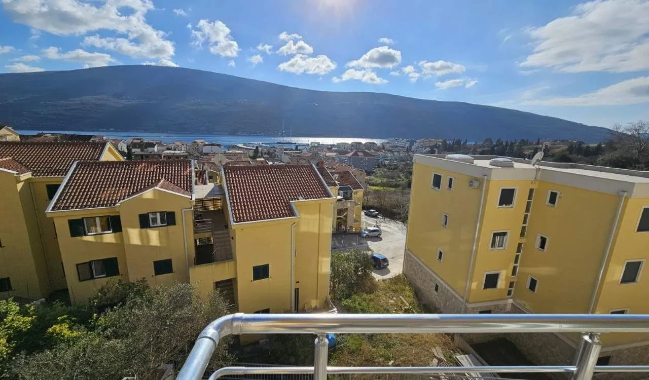 Prodaja, dvosoban stan, 70m², Đenovići, Herceg Novi