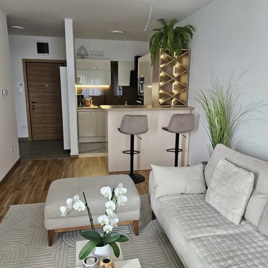 Sale, two bedroom apartment, 44m², Avijatičarsko naselje, Novi Sad Sve Podlokacije