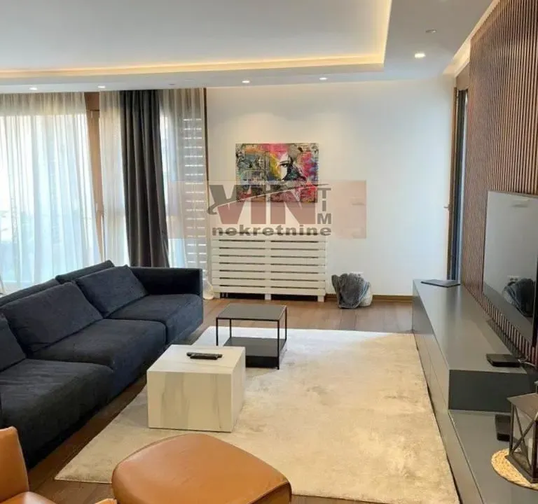 Prodaja, trosoban stan, 121m², Vračar, Šid