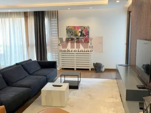 Prodaja, trosoban stan, 121m², Vračar, Šid