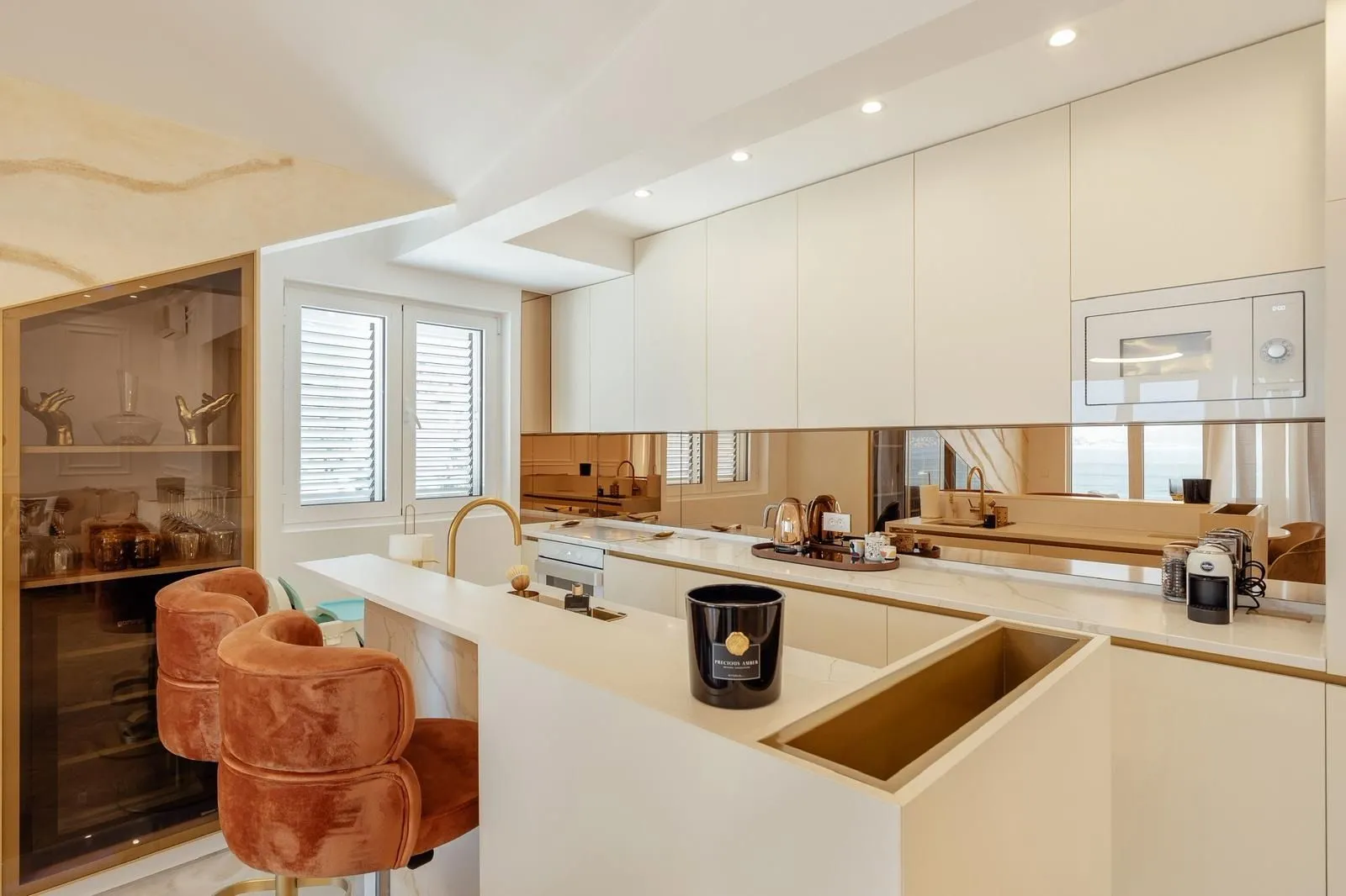Izdavanje, trosoban stan, 149m², Donja Lastva, Tivat