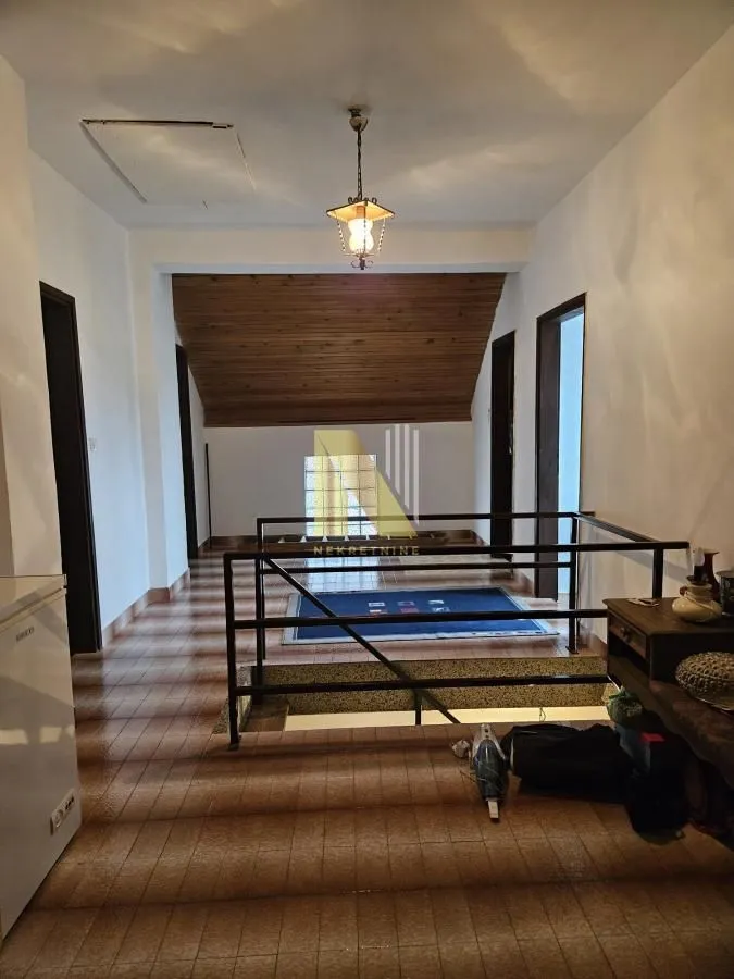 Prodaja, kuća, 200m², Futog, Novi Sad Sve Podlokacije