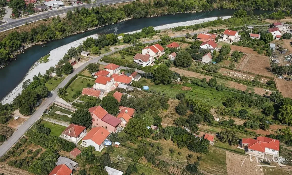 Prodaja, plac, 1676m², Dahna, Podgorica