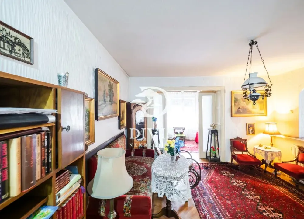 Prodaja, trosoban stan, 80m², Skadarlija, Beograd