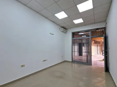 Izdavanje, poslovni prostor, 19m², Stari Aerodrom, Podgorica