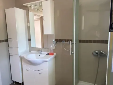 Rent, two bedroom apartment, 92m², Budva, Crna Gora - image 11