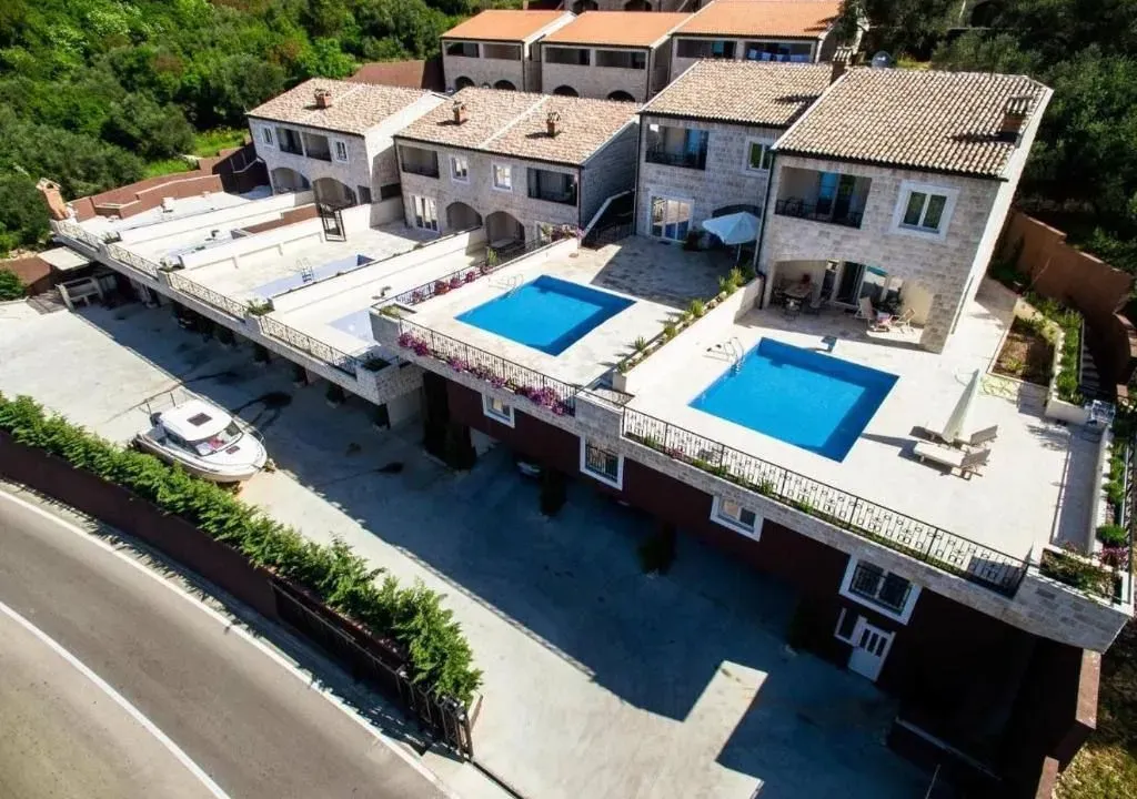 Rent, house, 150m², Reževići, Budva