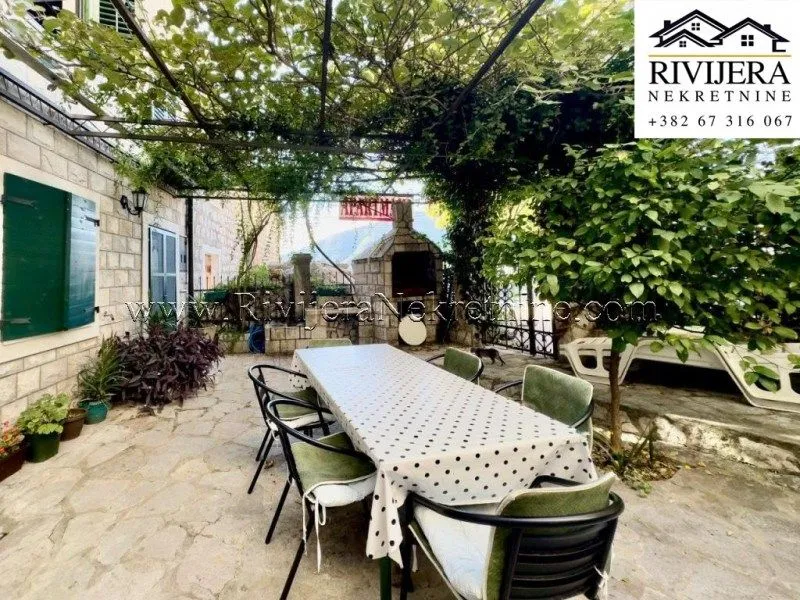 Prodaja, kuća, 250m², Strp, Kotor