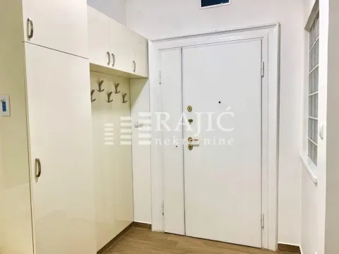 Rent, three bedroom apartment, 70m², Stari Grad, Beograd - image 11