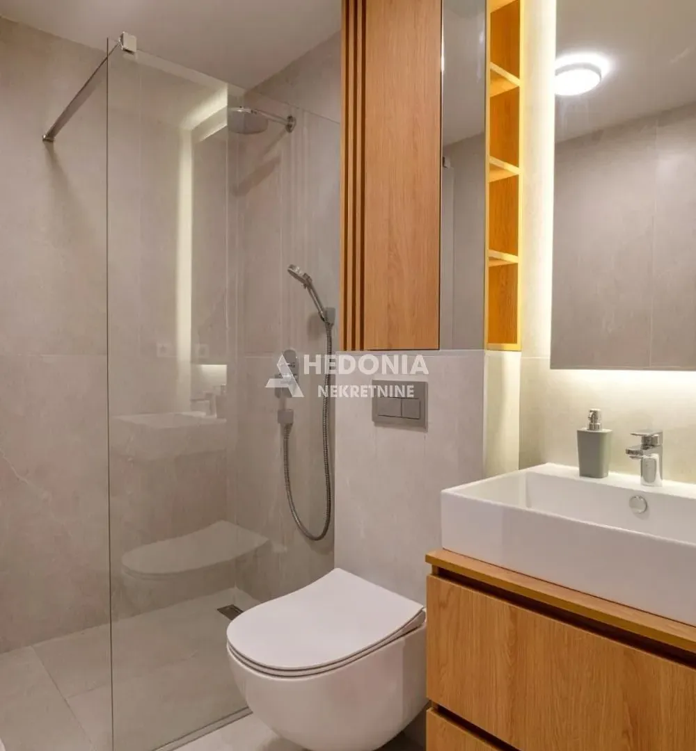 Sale, three bedroom apartment, 99m², Južni Bulevar, Vračar Sve Podlokacije