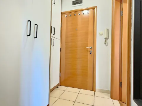Rent, studio apartment, 30m², Blok 6, Podgorica - image 6