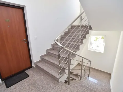 Izdavanje, dvosoban stan, 50m², Budva, Crna Gora - image 9