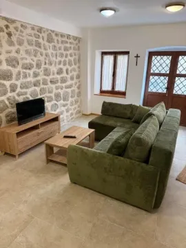 Stan in Stari Grad