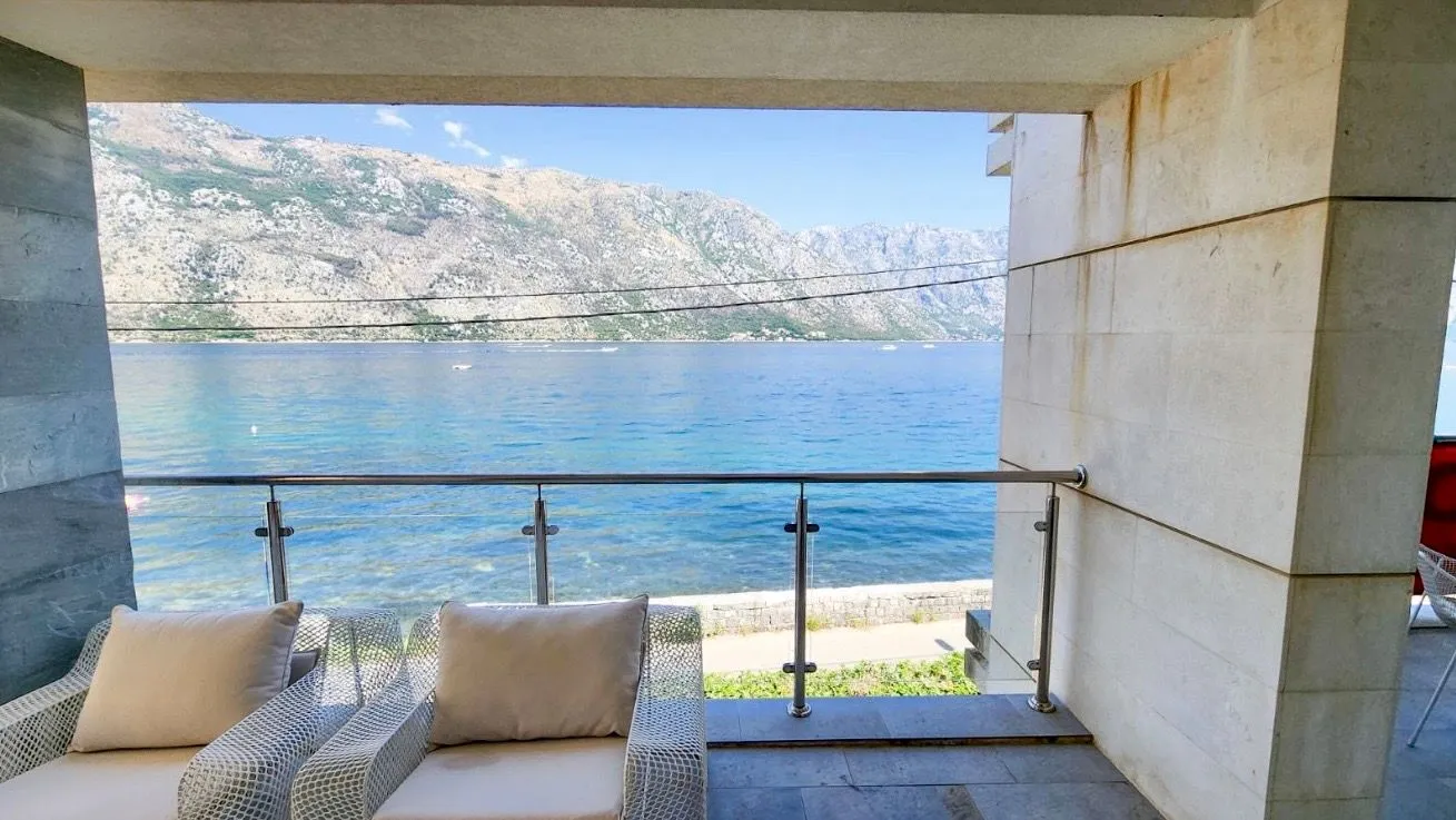 Sale, two bedroom apartment, 105m², Stoliv, Kotor