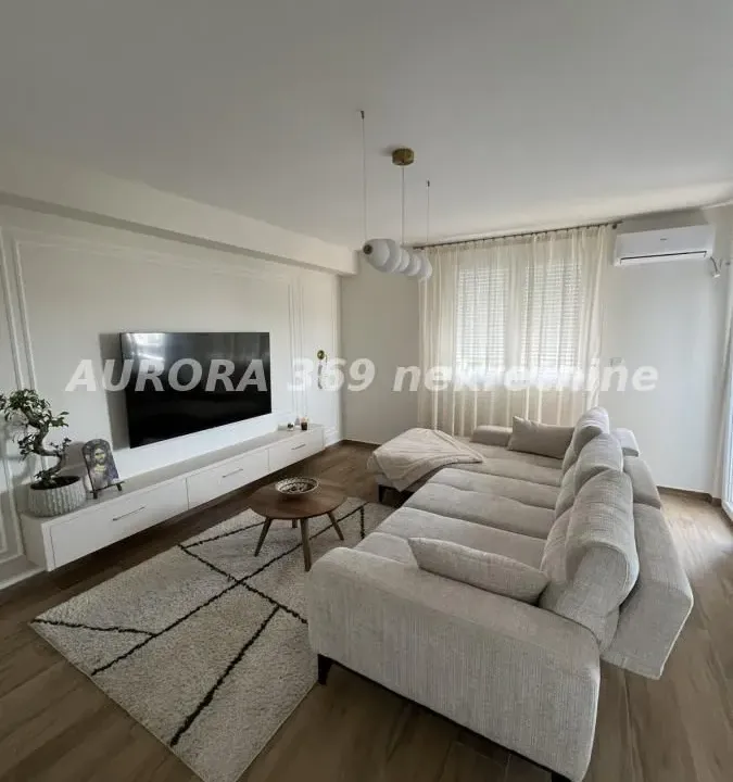 Prodaja, trosoban stan, 66m², Ruma, Srbija